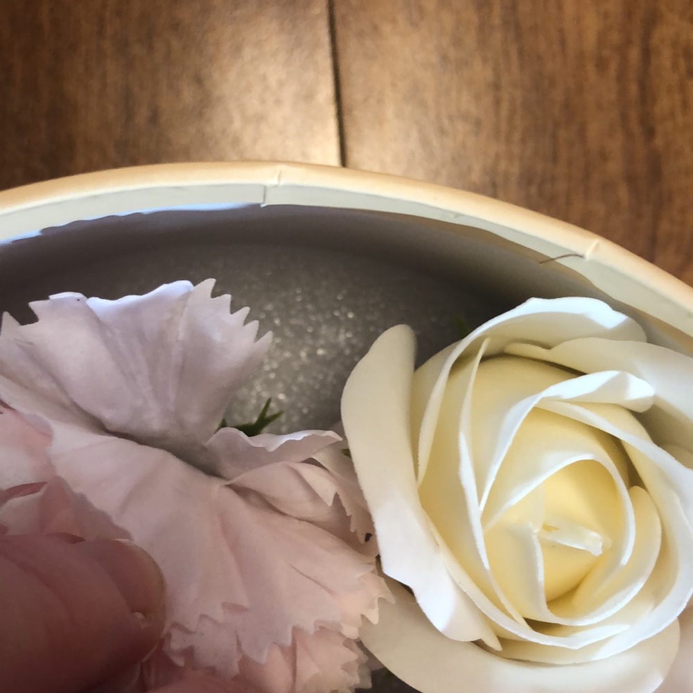 Beautiful Flower Box with Styrofoam - Picture 9 of 12